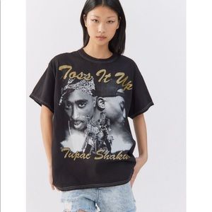 NEW UO | Tupac Shakur Toss It Up Tee | Medium